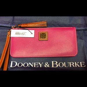 Dooney & Bourke Tatum Wristlet